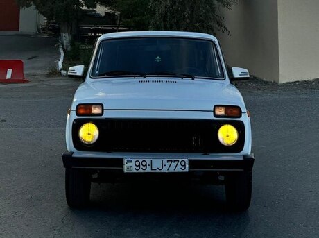 LADA (VAZ) Niva 2015
