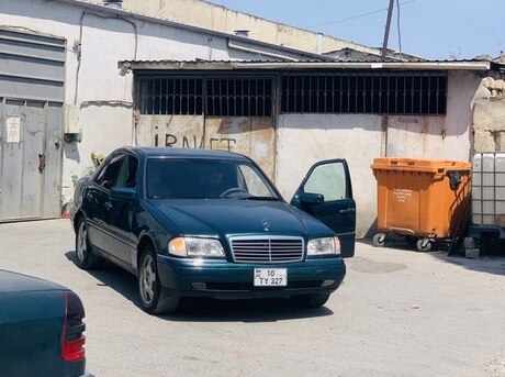 Mercedes C 230