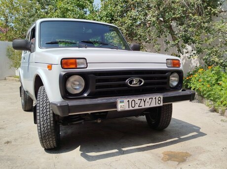 LADA (VAZ) Niva 2009