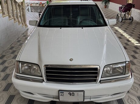 Mercedes C 230