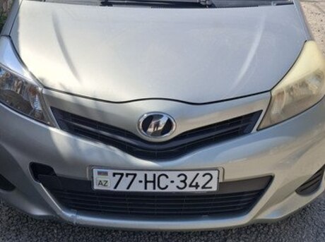 Toyota Vitz 2011