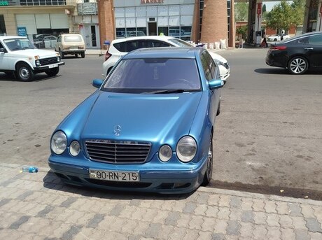 Mercedes E 240