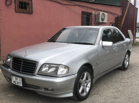 Mercedes C 240