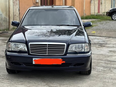 Mercedes C 240