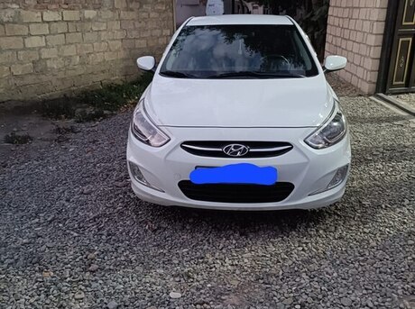 Hyundai Accent 2015
