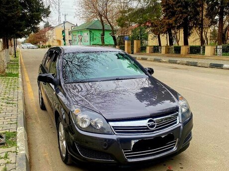 Opel Astra 2010