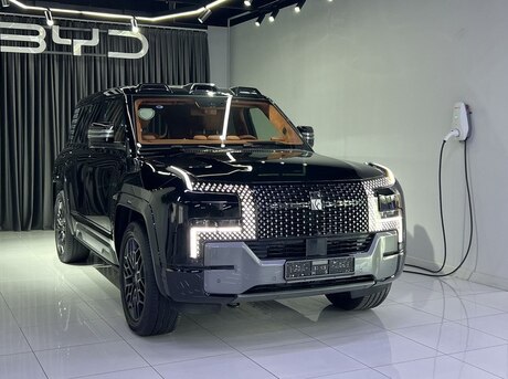 BYD Yangwang U8