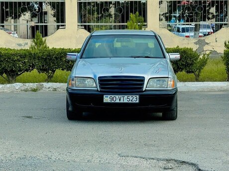 Mercedes C 180