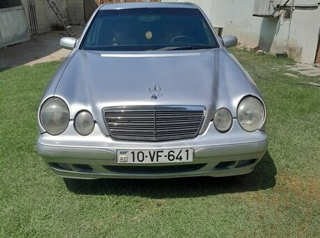Mercedes E 300