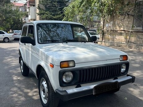 LADA (VAZ) Niva 2011