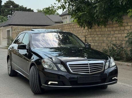 Mercedes E 200