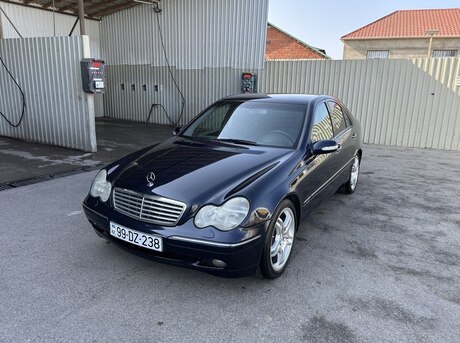 Mercedes C 200