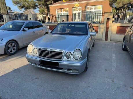 Mercedes E 230