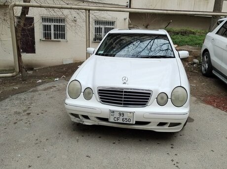 Mercedes E 320