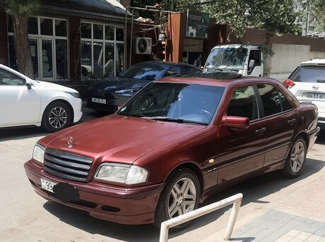 Mercedes C 180