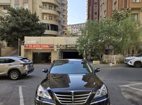 Hyundai Genesis 2013