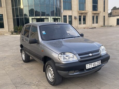Chevrolet Niva 2004
