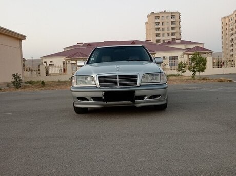 Mercedes C 200