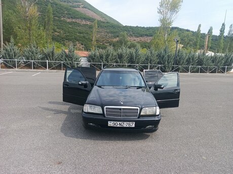 Mercedes C 180