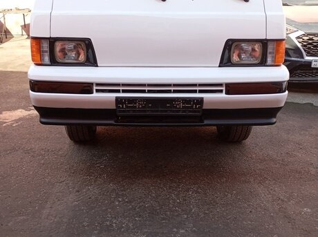 Mitsubishi L300 1986