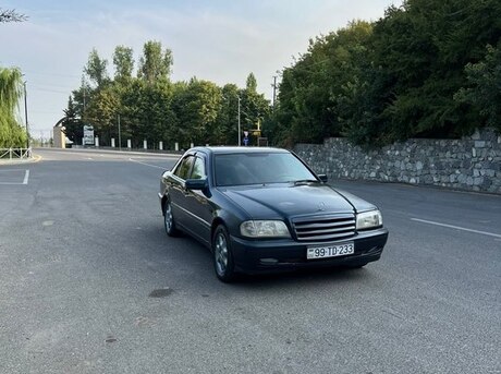 Mercedes C 230