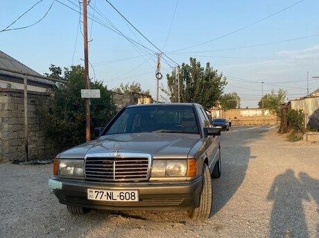 Mercedes 190