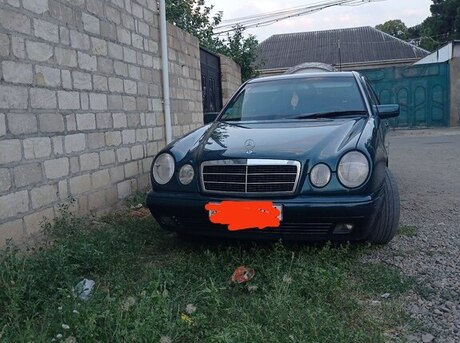 Mercedes E 230