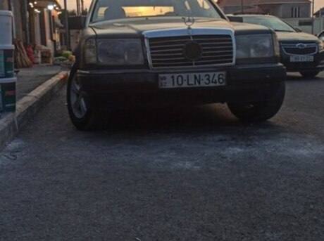 Mercedes E 220