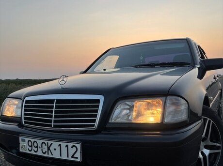 Mercedes C 200