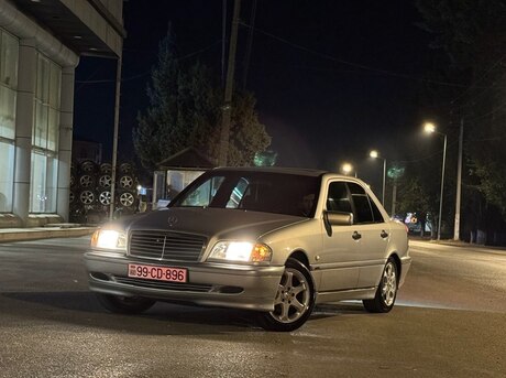 Mercedes C 180