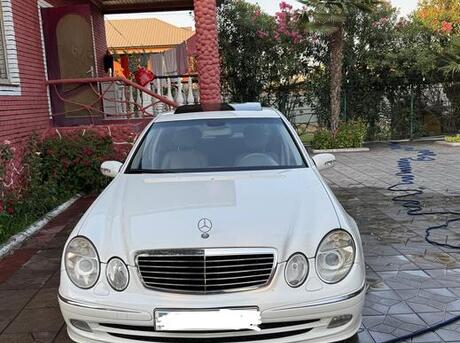 Mercedes E 320