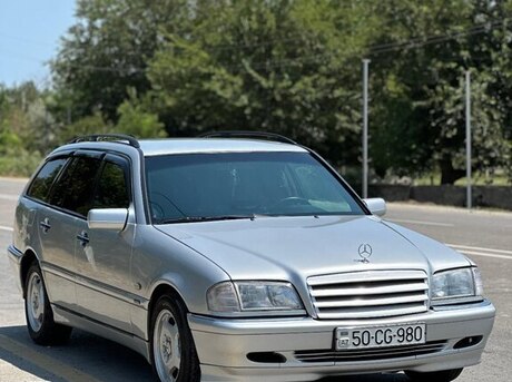 Mercedes C 200