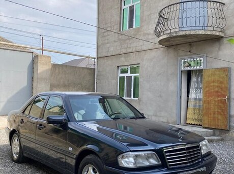 Mercedes C 180