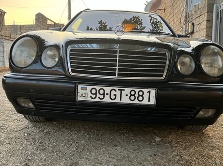Mercedes E 200