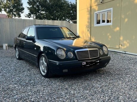 Mercedes E 230