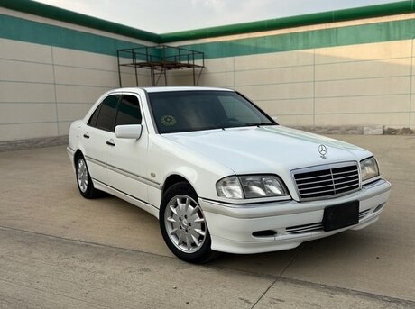 Mercedes C 240