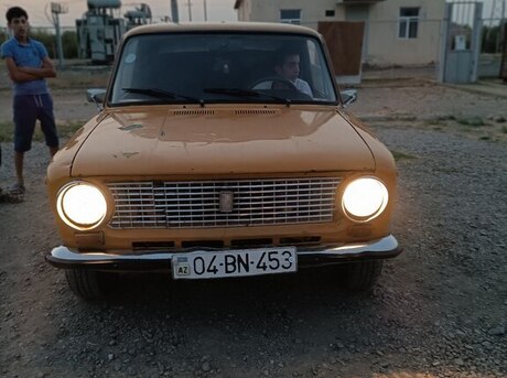 LADA (VAZ) 21011 1985