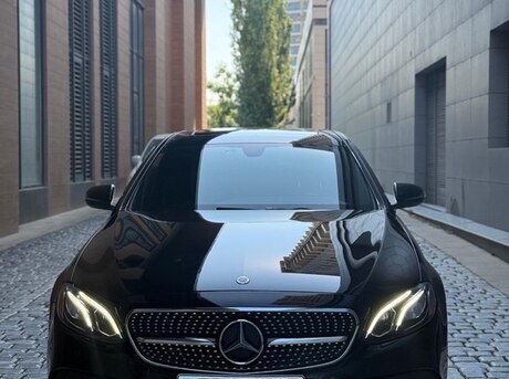 Mercedes E 300 4MATIC 2017
