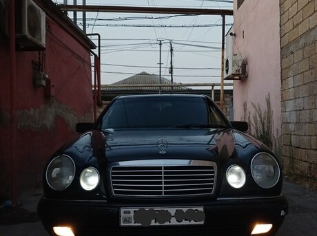 Mercedes E 230