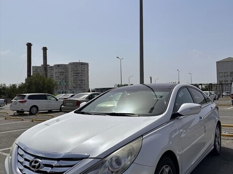 Hyundai Sonata 2011