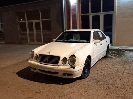 Mercedes E 280