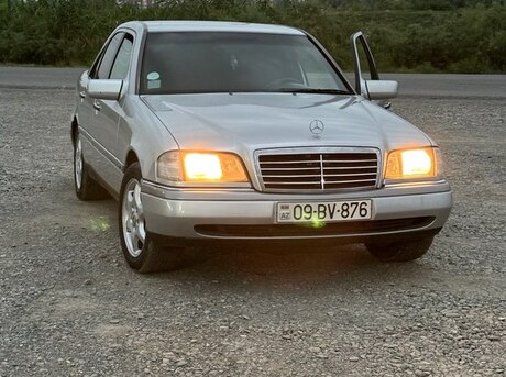Mercedes C 180