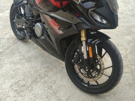 CFMOTO 250 SR 2025