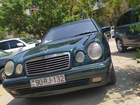 Mercedes E 230