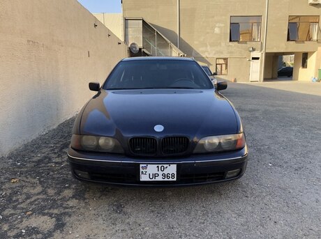 BMW 528