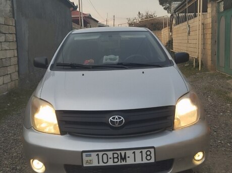 Toyota Xa 2005