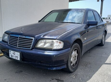 Mercedes C 200