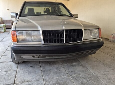 Mercedes 190