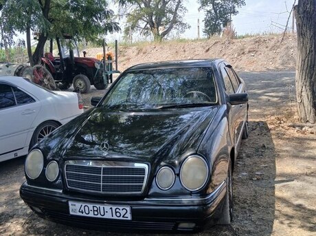 Mercedes E 230