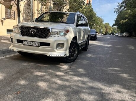 Toyota Land Cruiser 2011